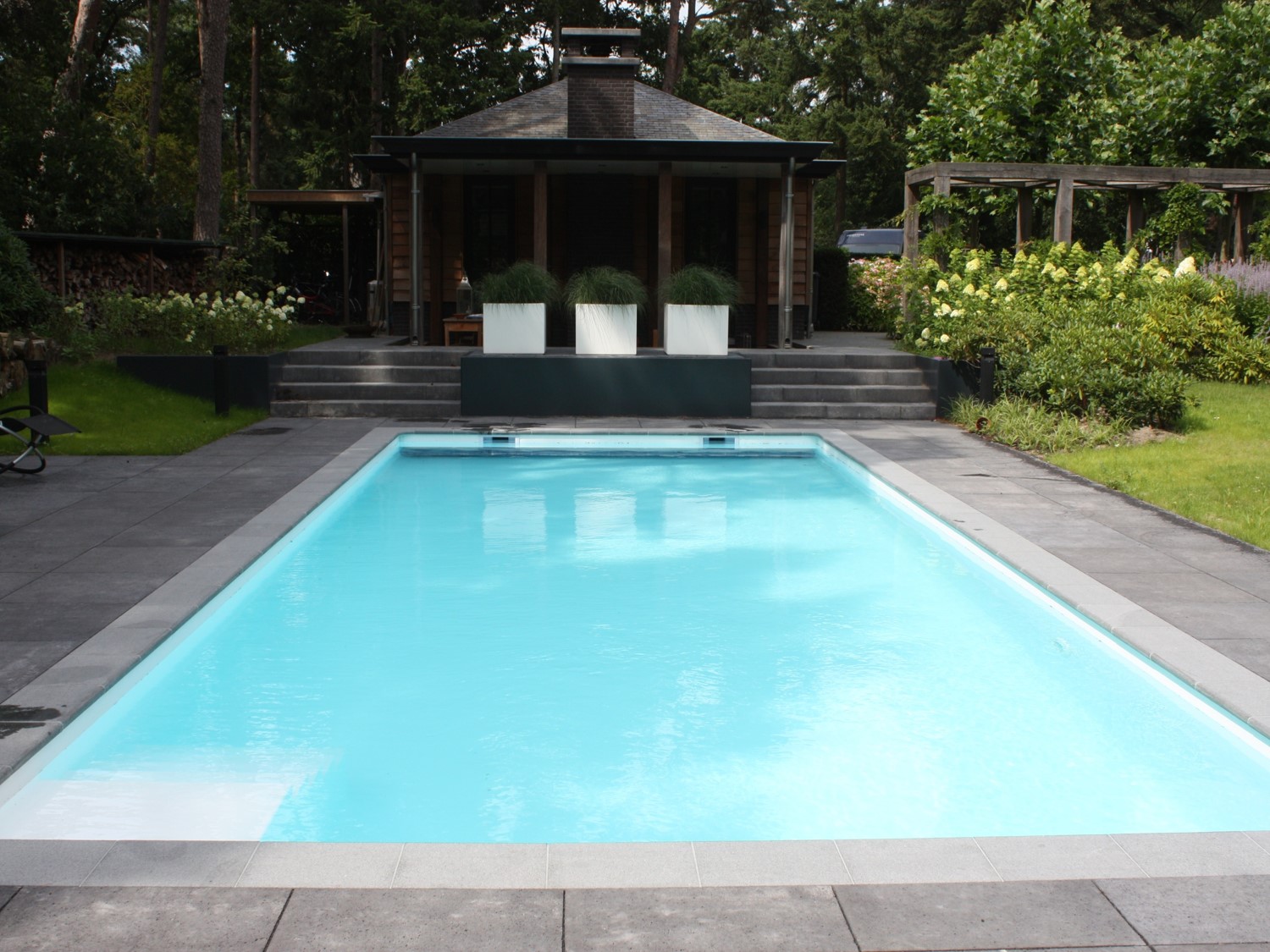 De Intelligent Pool XL van SWIMM; een groter zwembad waar het hele gezin van kan genieten.